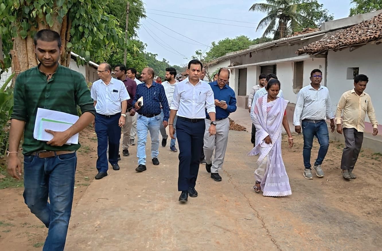 जल स्रोतों की निरंतरता सुनिश्चित करने जल संरक्षण और भू-जल संवर्धन पर दें विशेष ध्यान – कमल किशोर सोन जल स्रोतों की निरंतरता सुनिश्चित करने जल संरक्षण और भू-जल संवर्धन पर दें विशेष ध्यान – कमल किशोर सोन