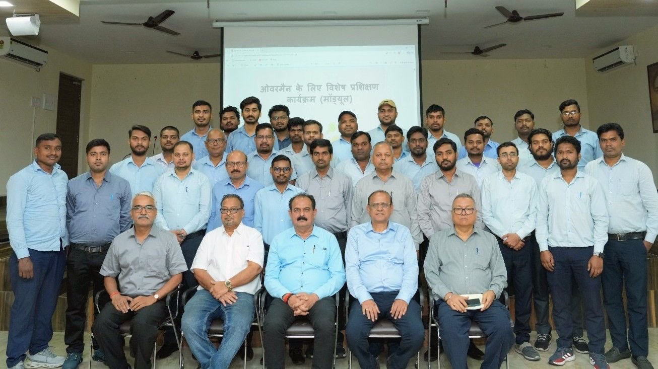 एनसीएल ने खनन पर्यवेक्षकों हेतु तीन दिवसीय तकनीकी विकास प्रशिक्षण कार्यक्रम का किया आयोजन। एनसीएल ने खनन पर्यवेक्षकों हेतु तीन दिवसीय तकनीकी विकास प्रशिक्षण कार्यक्रम का किया आयोजन।