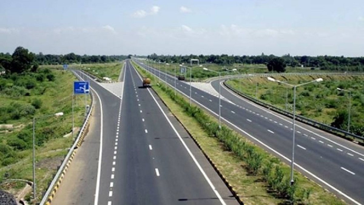 ग्रीनफील्ड एक्सप्रेसवे पर दिखेगी हरियाली और फूलों की महक, मानसून में शुरू होगा विशेष पौधारोपण अभियान ग्रीनफील्ड एक्सप्रेसवे पर दिखेगी हरियाली और फूलों की महक, मानसून में शुरू होगा विशेष पौधारोपण अभियान